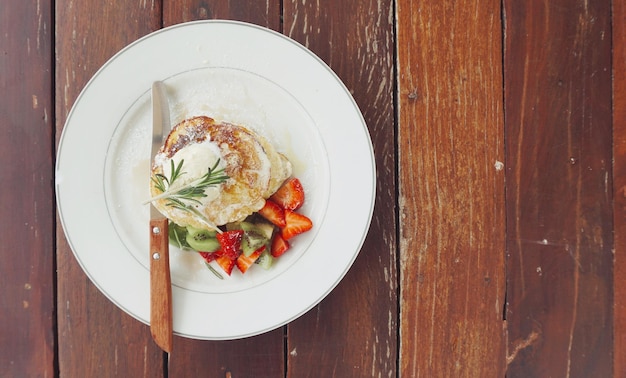 Plato casero sobre mesa